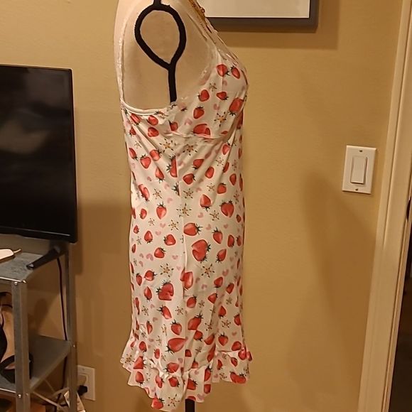❤️$♥️Strawberry Slip Dress Teddy Valentines Lace Trim sz  M or L - Picture 11 of 11